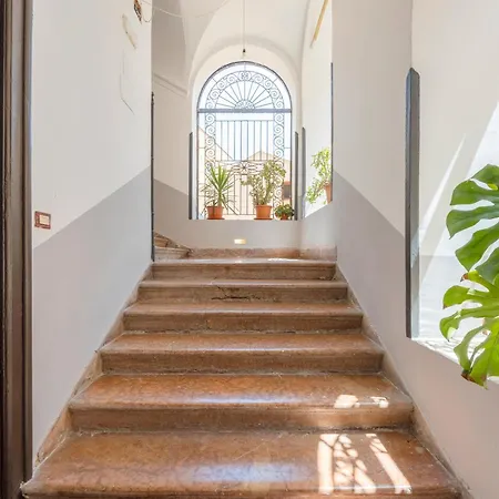 Casa Maqueda - *